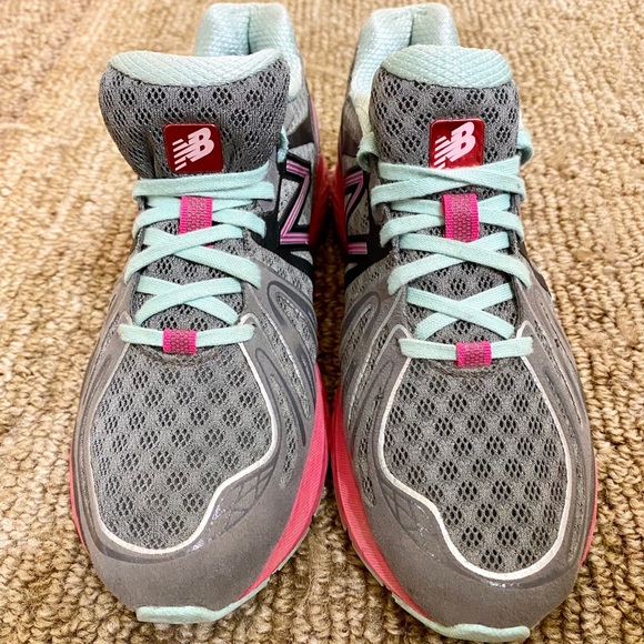 Women’s New Balance 790V3 - Picture 3 of 8